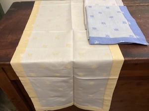 TABLE RUNNER EX APE