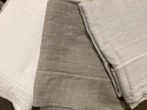 Table cloth bordo & cornice stone washed