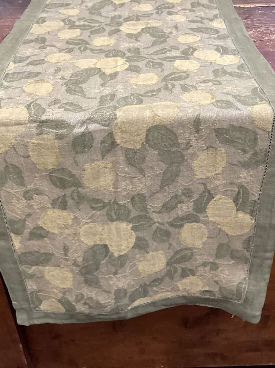 Table runner by Mercantia Hand made in Toscana