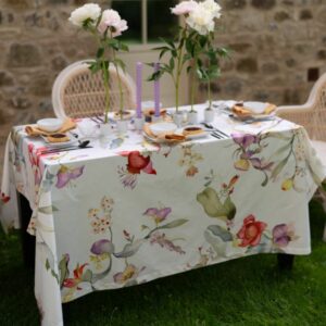Onirica Linen Tablecloth